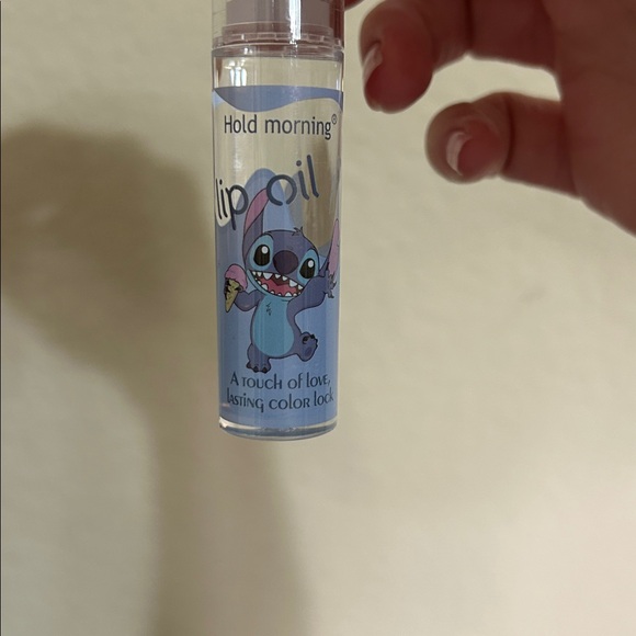 Stitch Disney Rolling Lip Oil with Cartoon Design - New - Picture 3 of 9